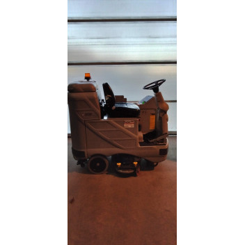 Nilfisk BR1050S Scrubber Ride On (Monthly Hire Rate)